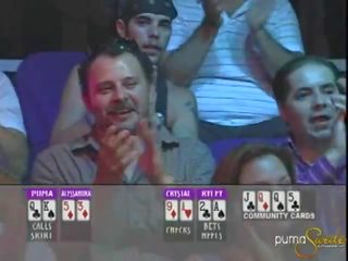 Ginintuan ang buhok puma suweko wins a jackpot sa loob poker